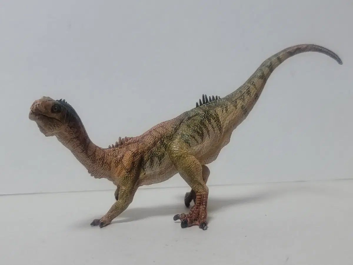 パポ 恐竜フィギュア チレサウルス 動物 生き物 - メルカリ