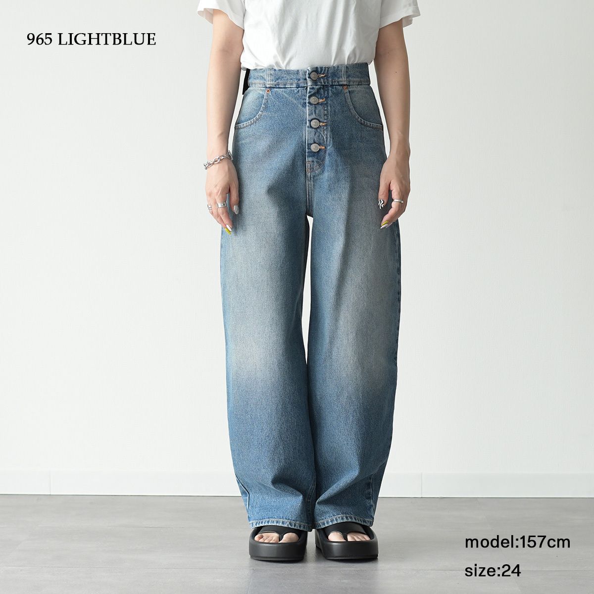 国内即発【MM6】ストレートレッグジーンズ S52LA0174S30828 三越伊勢丹 | MM6 Maison Margiela/エムエムシックス メゾン
