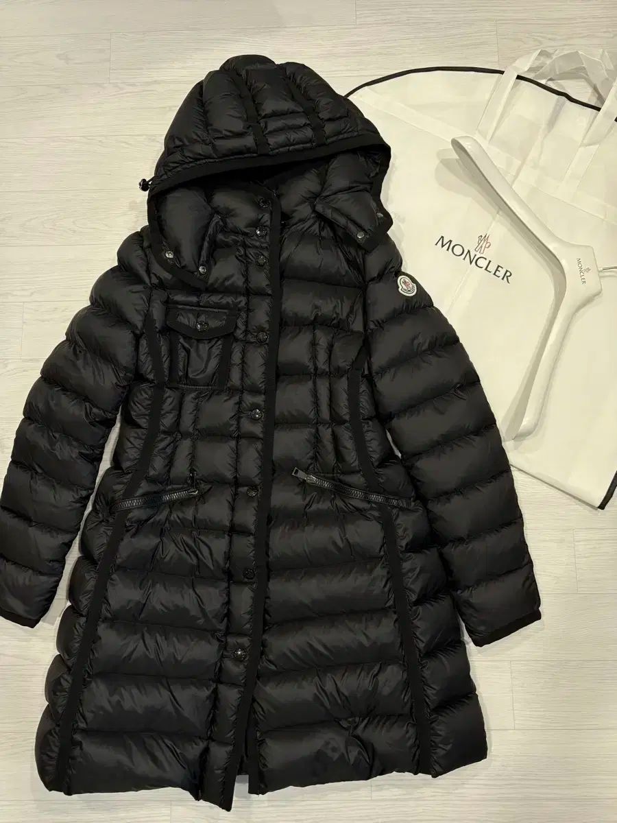 MONCLER モンクレール ヘルミン レディース ダウン