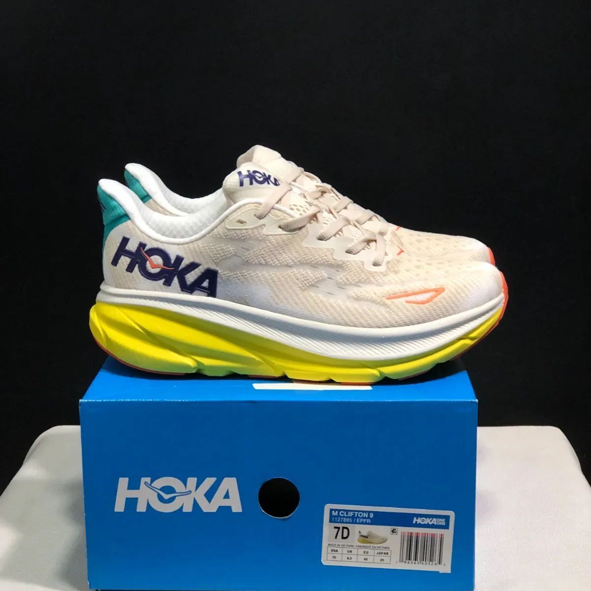 HOKA ONE ONE CLIFTON 9 ワイド ランニングシューズ 厚底 男女兼用