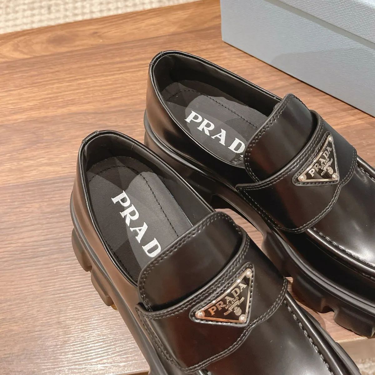 PRADA モノリス ブラッシュドレザー ローファー 38