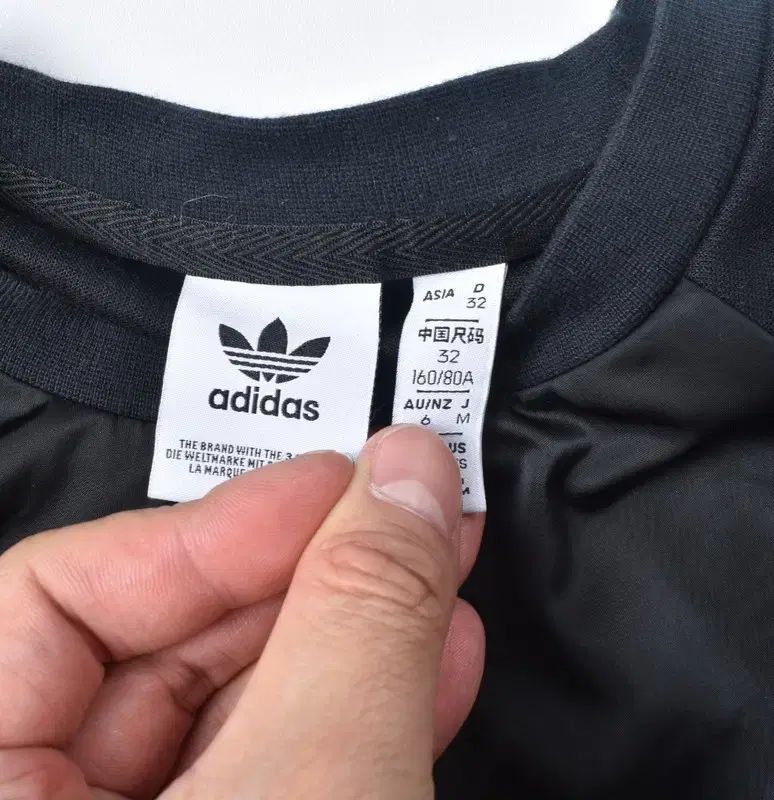 adidas アディダス
