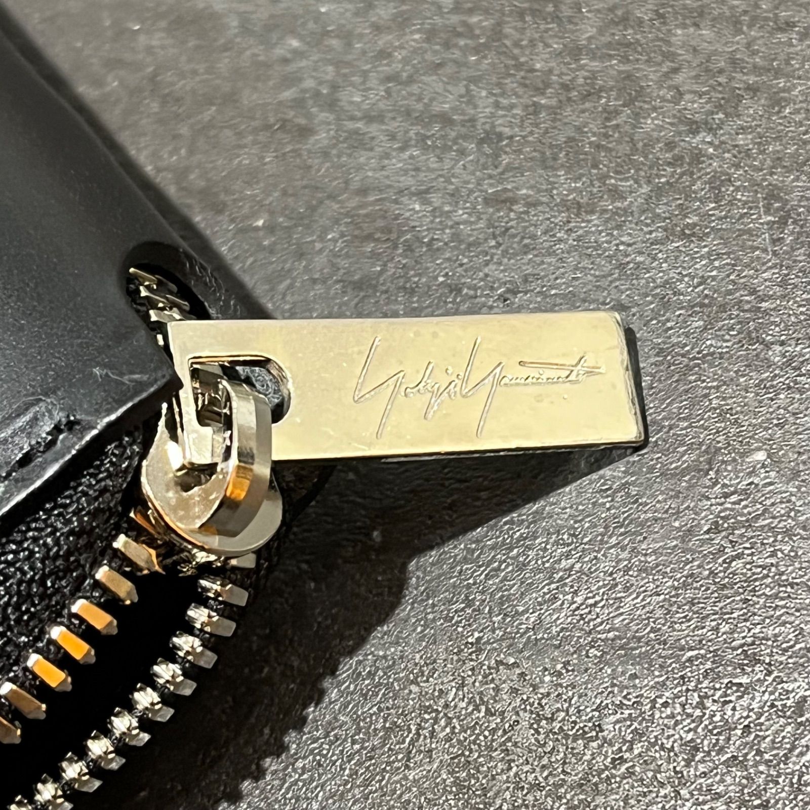 Yohji Yamamoto Lジップ レザー 財布 Yohji Yamamoto Lジップ レザー 財布 - 小物オンライン ショップ