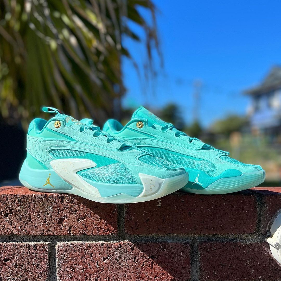 JORDAN LUKA 2 MATADOR ナイキ ジョーダン ルカ 2 ドンチッチ 【MEN'S】 tropical twis/metallic  gold-washed teal-barely green DX9012-300 - メルカリ