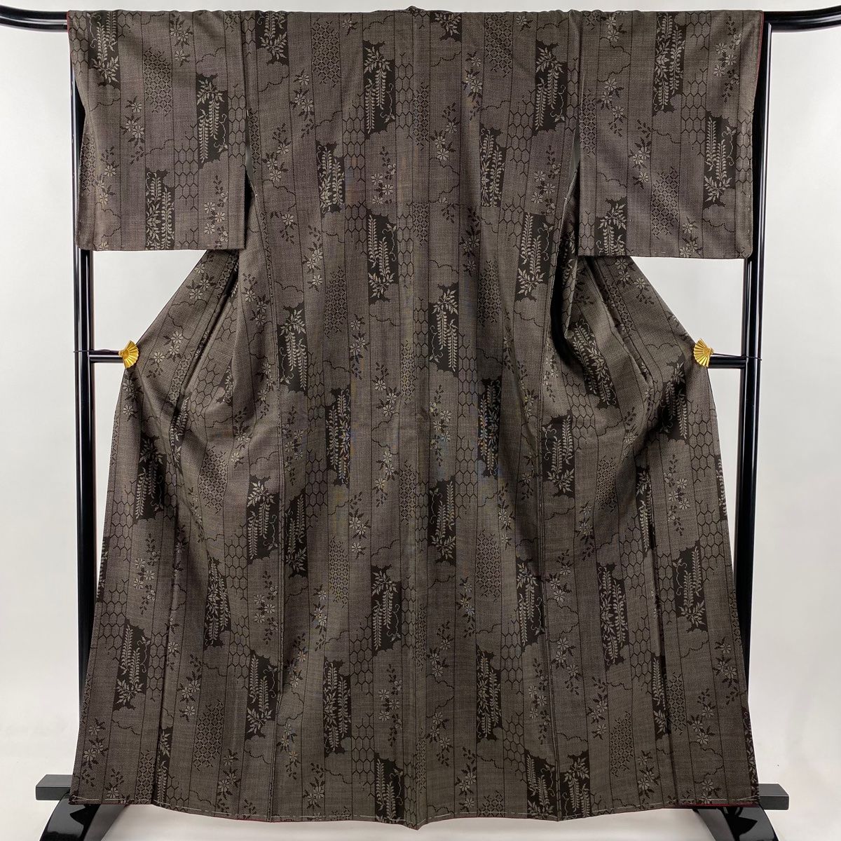 大島紬 身丈164cm 裄丈66.5cm M 袷 純泥染 都喜ヱ門 証紙あり 花唐草  