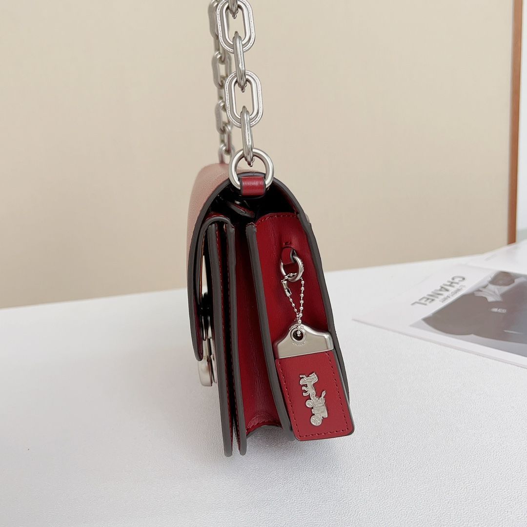 COACH コーチ CM557 チェーンバッグ クロスボディバッグ レッド