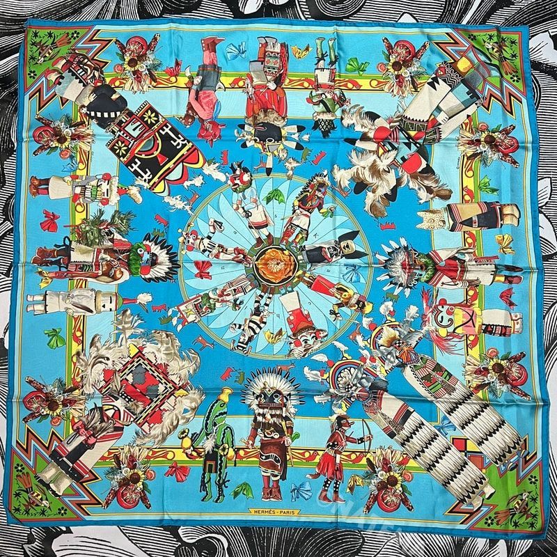 美品 エルメス スカーフ 90 カレ HERMES Kachinas カチナ 民族柄 北米