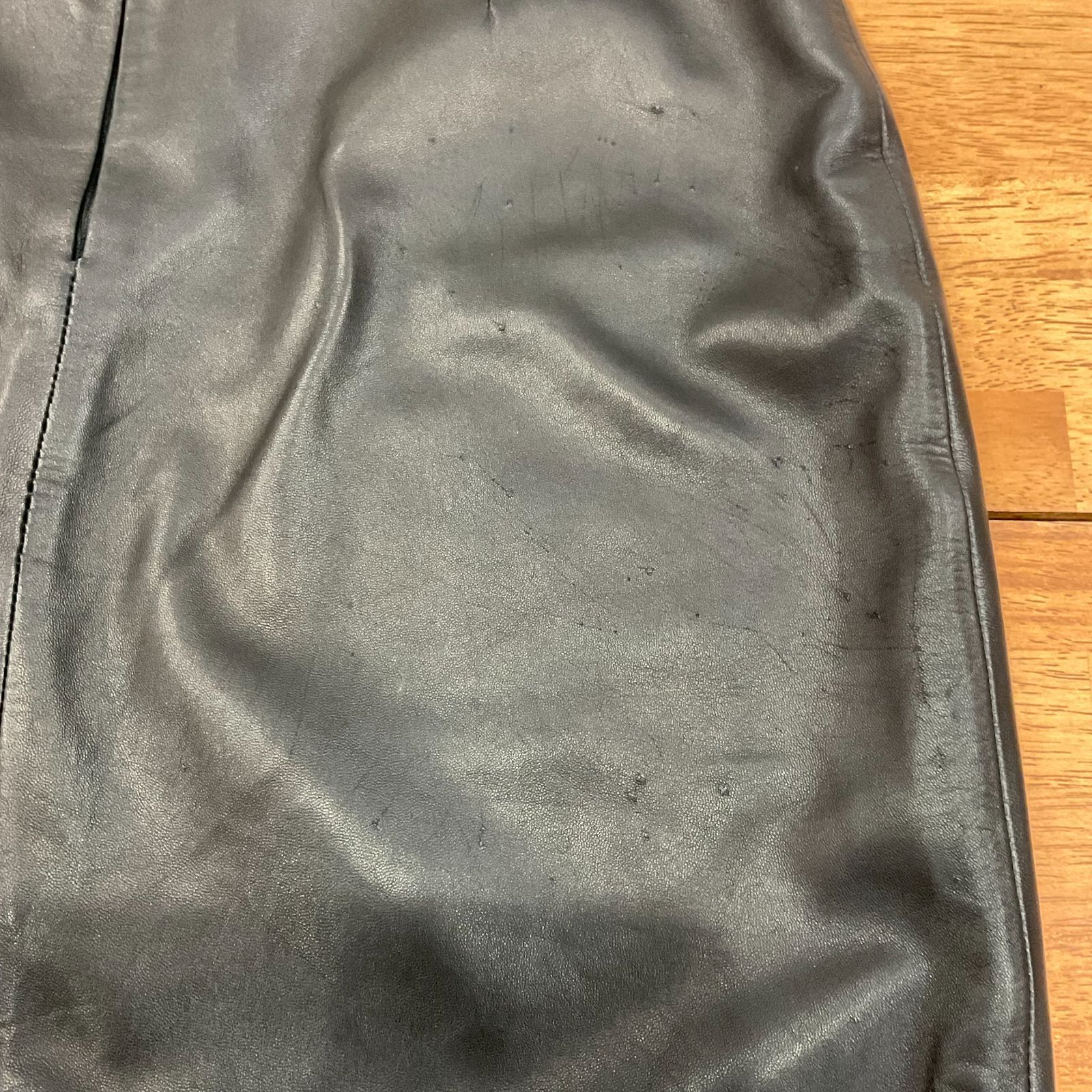 日本全国無料配達。 ロエベ レザー スカート D25061950