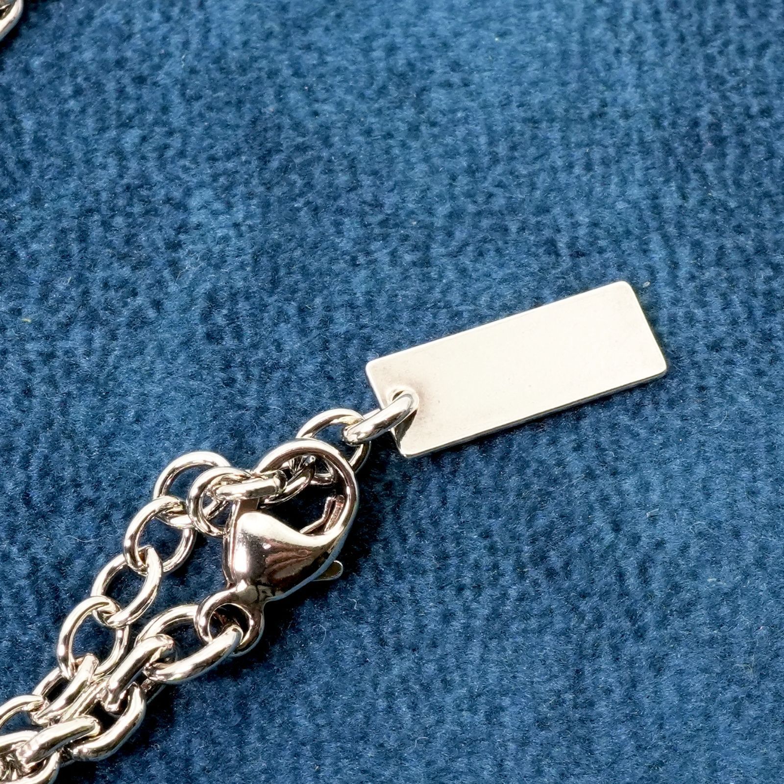 [極美品] サンローラン ネックレス チェーン 極美品サンローラン YSL ロゴチャーム＆ネックレス シルバー