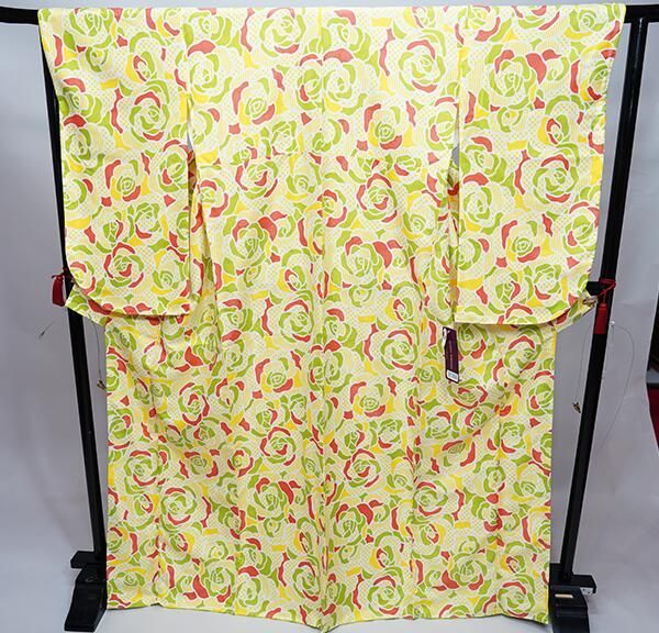 振袖　刺繍　金駒刺繍　牡丹　桔梗　芙蓉　芍薬　花模様　成人式　着物　083a p 振袖 刺繍 金駒刺繍 牡丹 桔梗 芙蓉 芍薬 花模様 成人式 着物 083a p