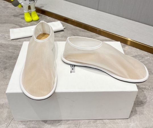 数量限定価格!関税送料込 The Row ナイロン製 Sock シューズ SOCK The Row(ザ・ロウ) 靴・シューズ(レディース) - 海外通販の
