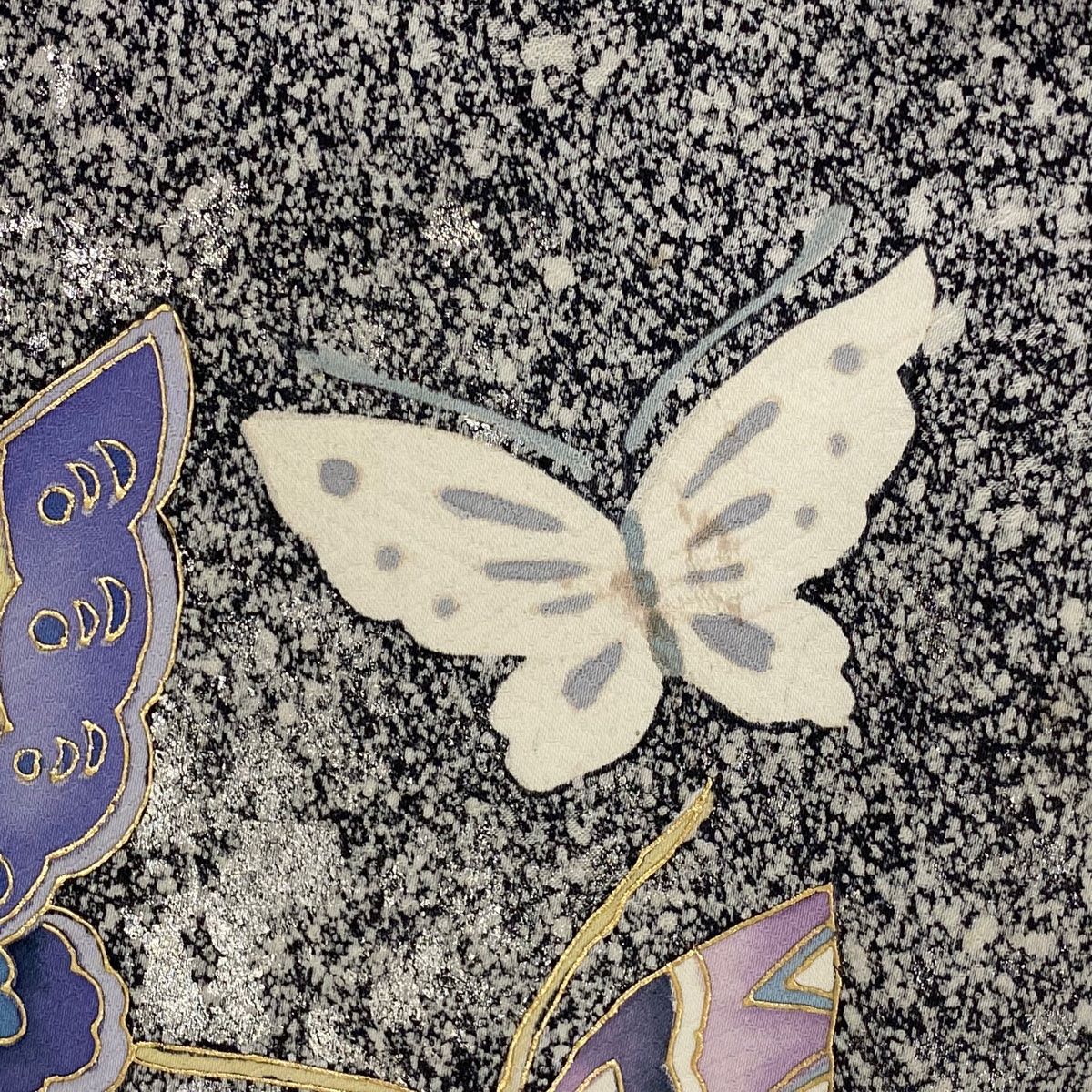 【限定価格！】新品未使用 　正絹　❀花蝶柄❀　長襦袢 付下げ 身丈166cm 裄丈65cm M 袷 落款あり 丸文 草花 刺繍 金糸