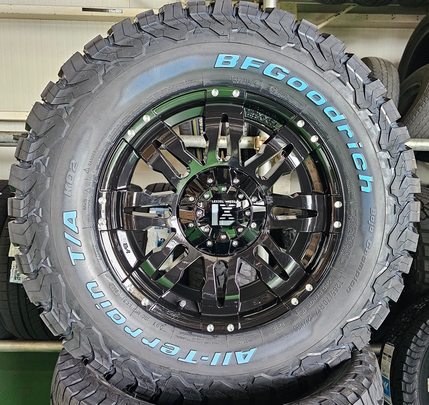 ハイラックス プラド 新品タイヤホイールセット 17インチ Balano BF Goodrich KO2 ホワイトレター 265/70R17  275/70R17 285/70R17