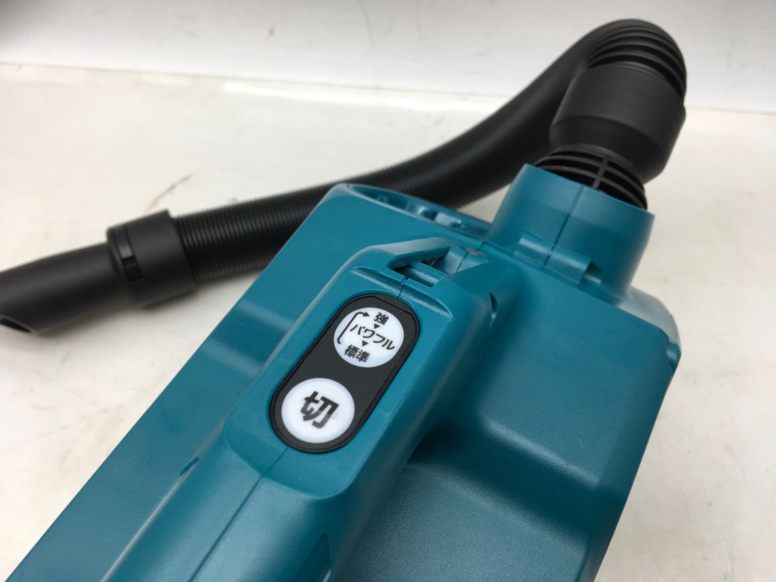 未使用 マキタ 18V 充電式クリーナ CL184DZ 本体のみ