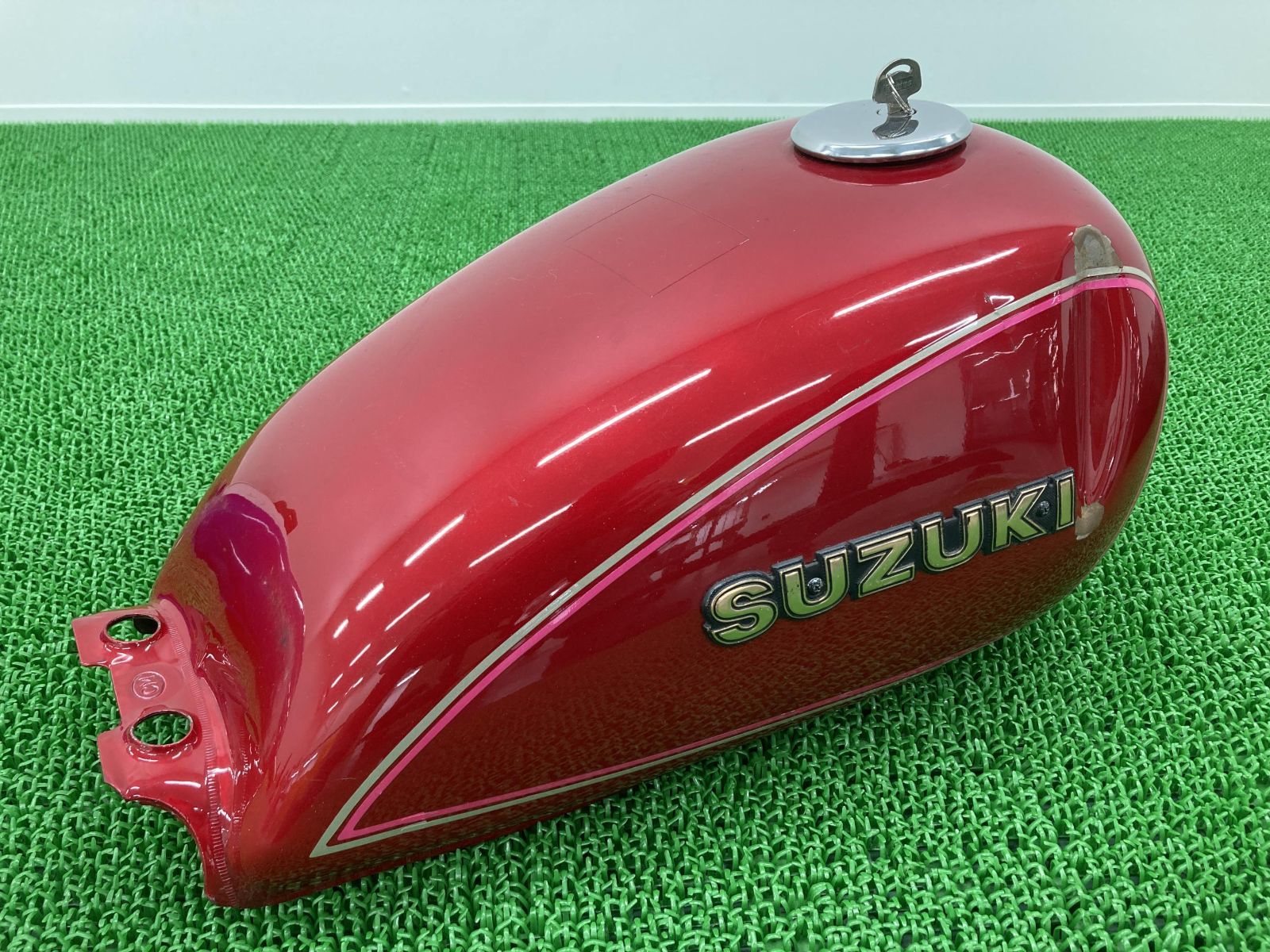 SUZUKI バイク タンク 赤 SUZUKI バイク タンク 赤 （投稿詳細｜MOTOCLE）