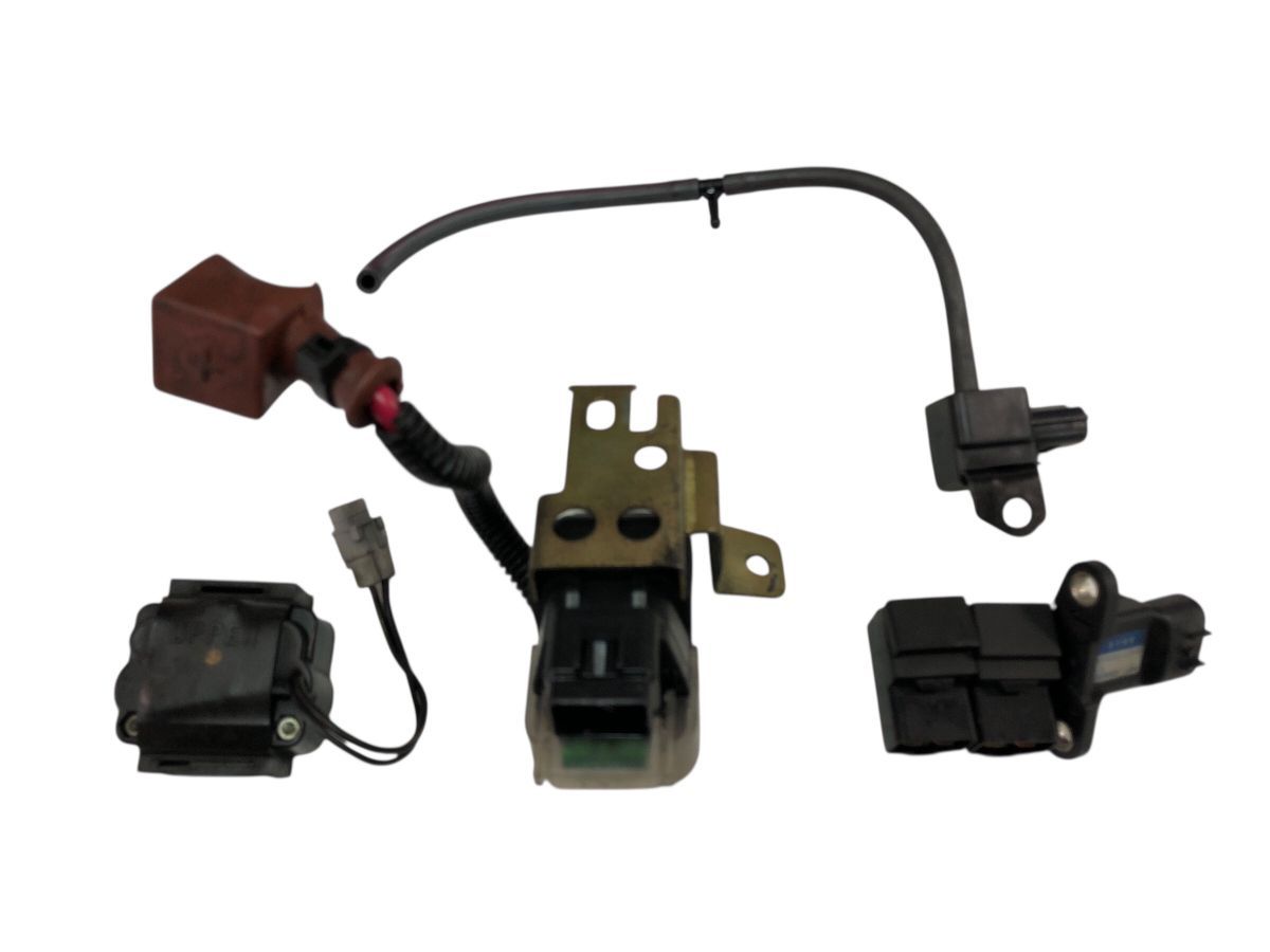 GSX1300R ハヤブサ 隼 GW71A 初期型 リレー センサー セット 補修 予備にも 2764-M6359