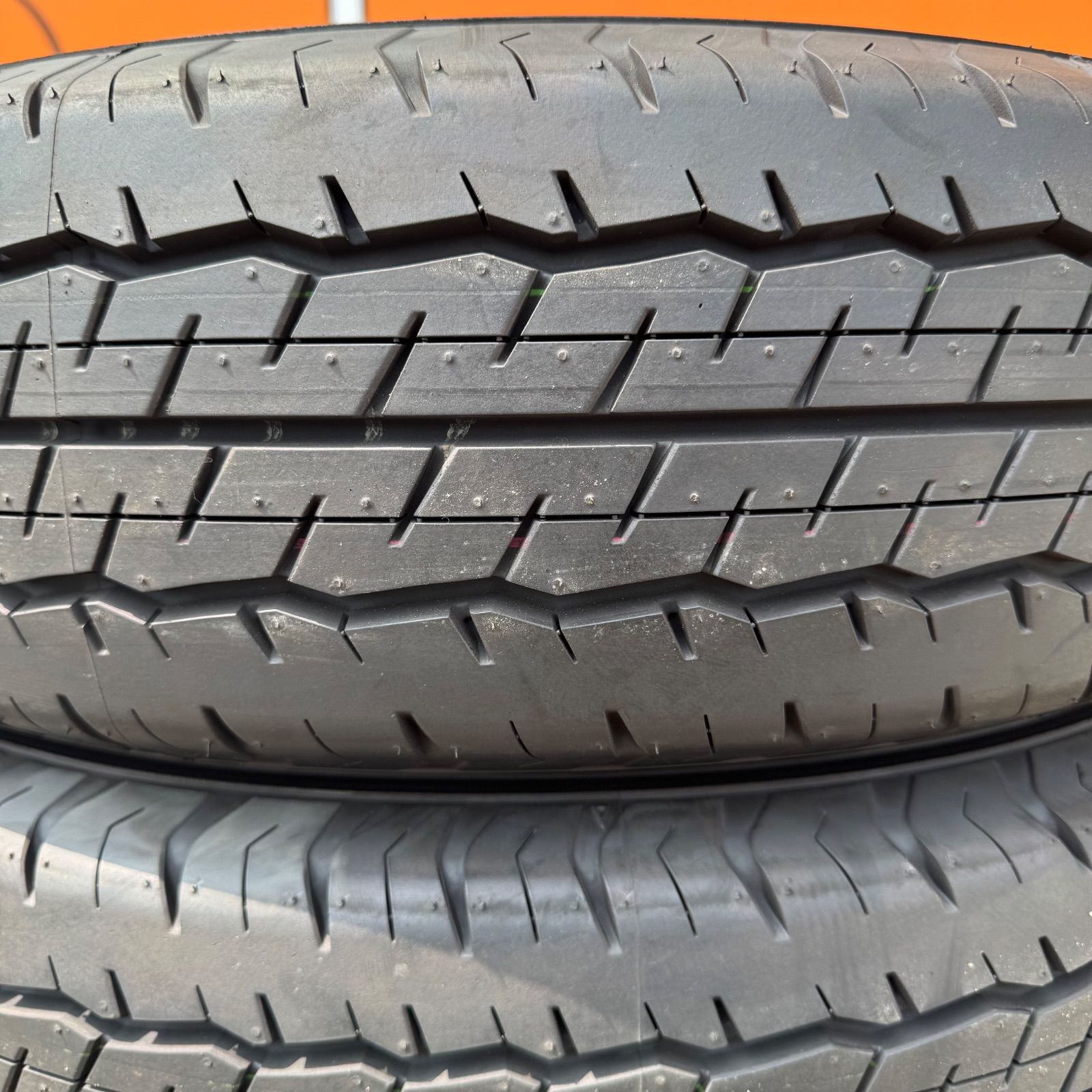 ダンロップ SP175N 195/80R15 107/105 SLT 夏タイヤ 2024年製