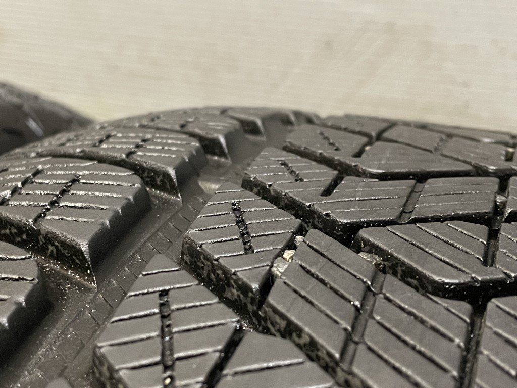 PIRELLI SCORPION WINTER 255/55R20 20インチ スタッドレス 4本 バリ溝