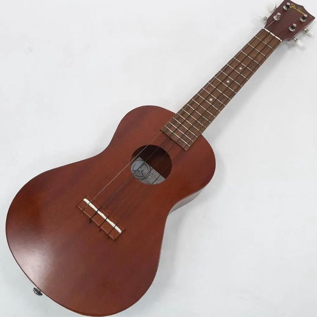 Famous FC-1G ウクレレ ハードケース付き 現状品