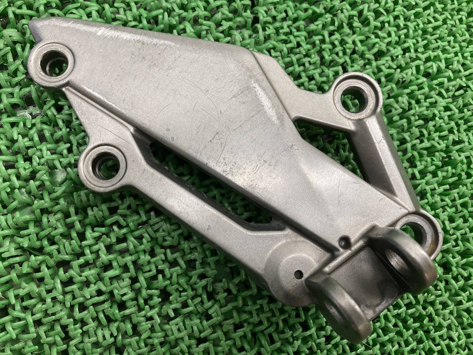 NINJA250 ステップホルダー 右 35063-0840 カワサキ 純正 バイク 部品 EX250L メインステップ 曲がり無し 品薄 品 Qv