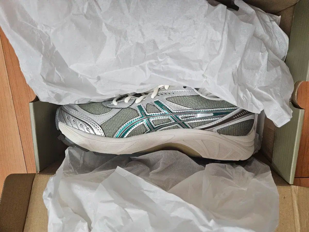 新品 Asics(アシックス) x カーニバル GT ー 2160 豊かになる グリーン 宝石