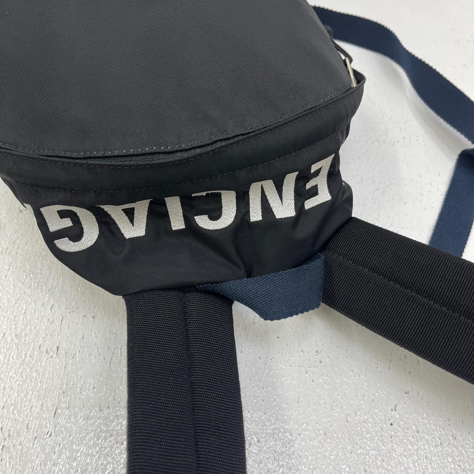 BALENCIAGA |
