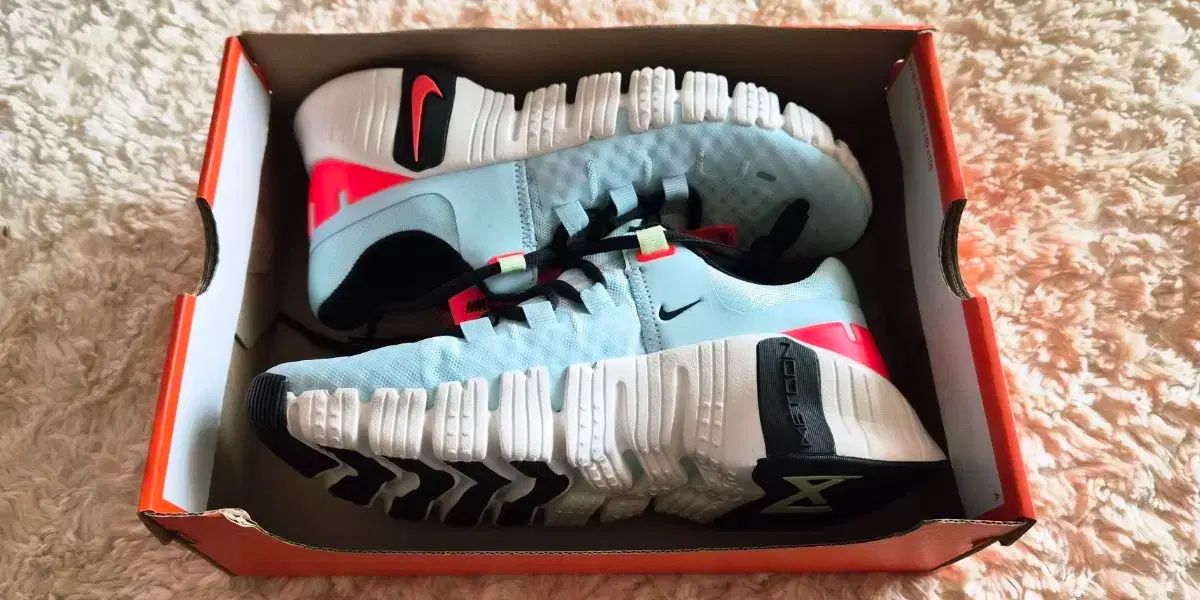 ナイキ メトコン ランニングシューズ 235