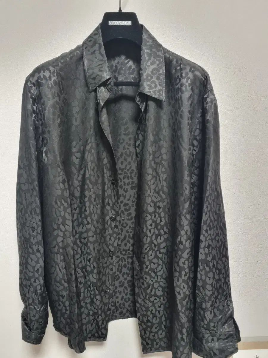 Versace ヴェルサーチェ シルク 黒 シャツ