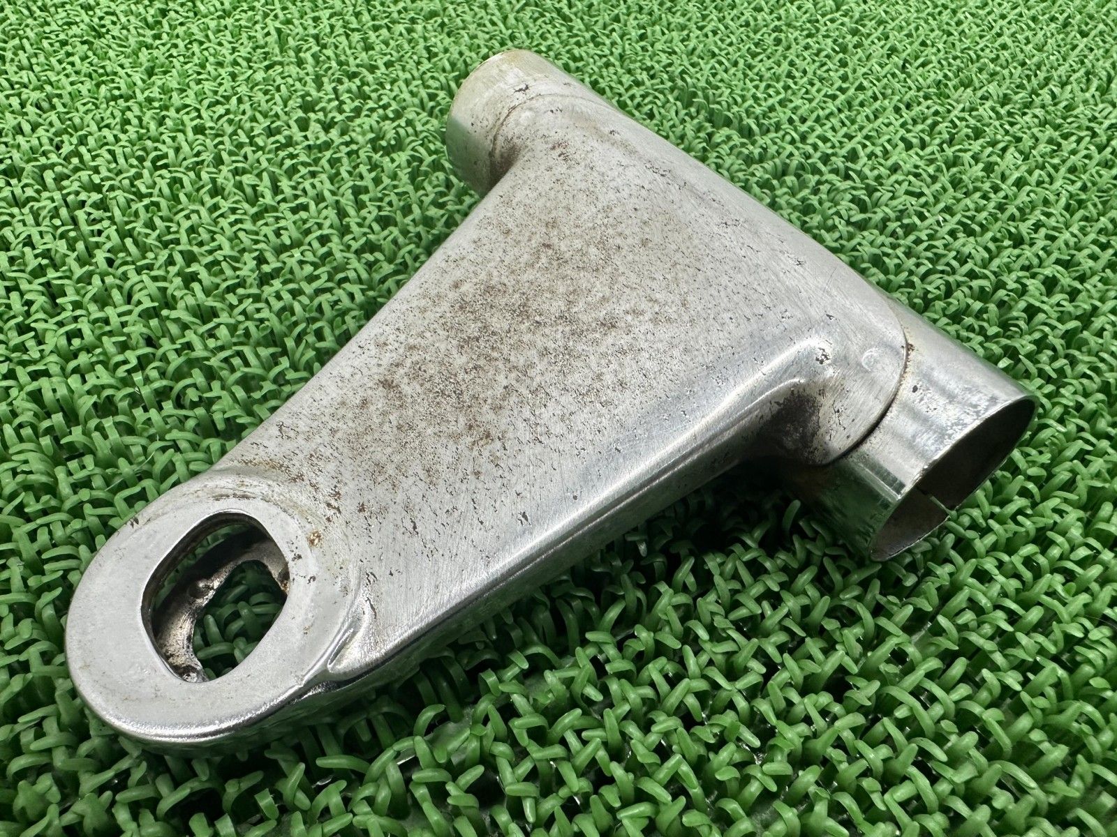 500SS ヘッドライトステー 右 カワサキ 純正 バイク 部品 H1F マッハ φ36mm フォークカバー ライトステー ペイント素材に 【中古】 87 500SS ヘッドライトステー 右 カワサキ 純正 バイク 部品 H1F マッハ