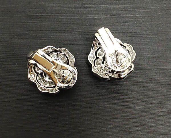 シャネル カメリアコレクション ピアス 18KWG ダイヤモンド