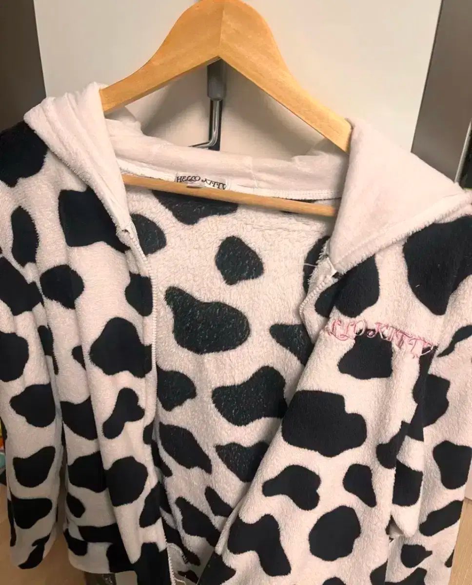 ドン キホーテ ハローキティ ギャル パジャマ セット m