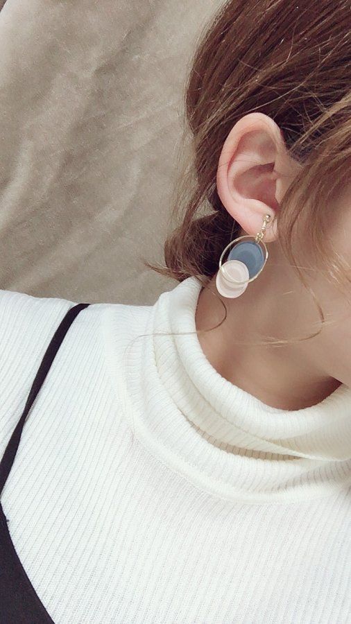 Asymmetry color pallet pierce&frasl;earring(Graishblue×Beige)
