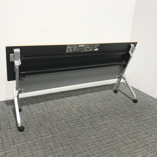 会議テーブル フラップ式 フラプター 幕板付 オカムラ プレーン MARWIL-DEMENAGEMENTS_CH