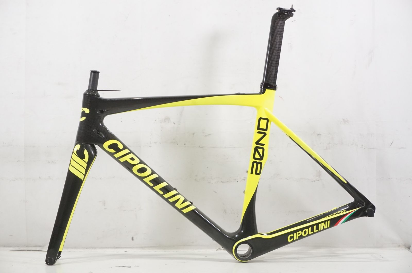 CIPOLLINI 「チッポリーニ」 BOND 2017年モデル フレームセット 