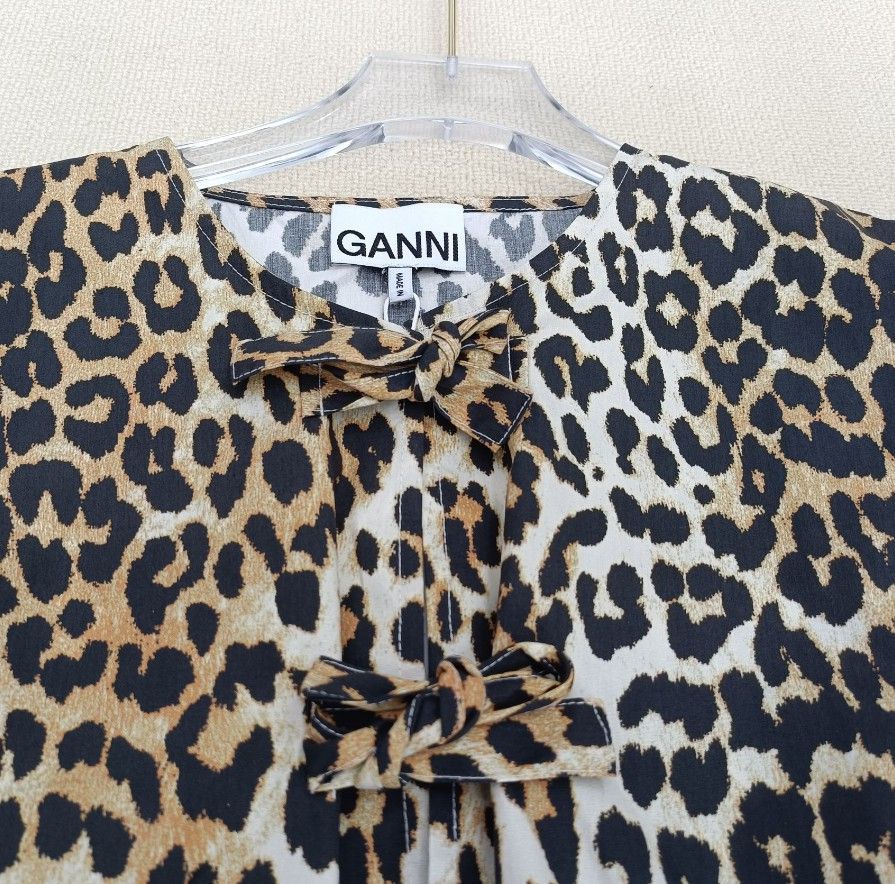 Ganni（ガニー）ルーシュ ブラウス シャツ レディース ヒョウ柄 - メルカリ
