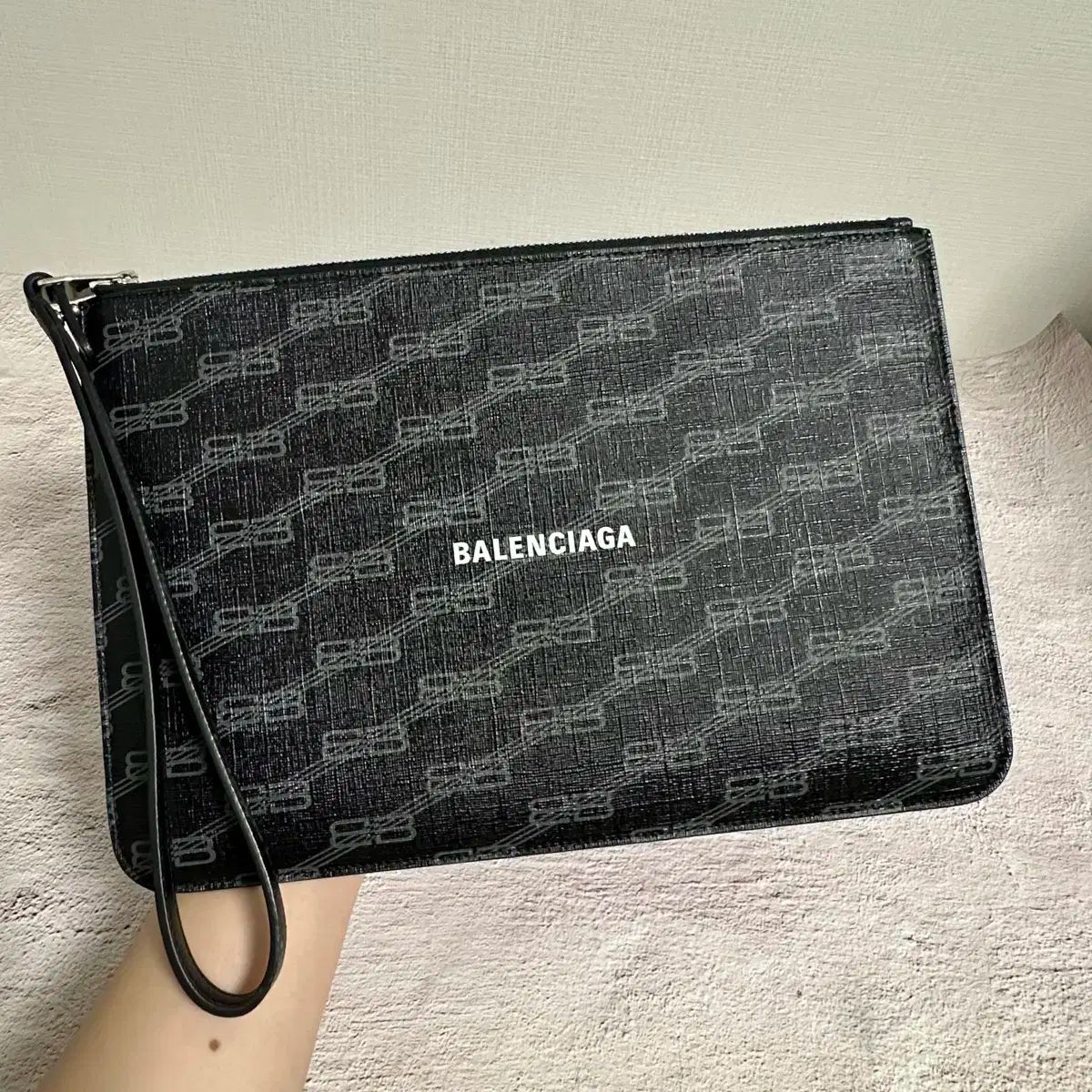 ラストチャンス【Balenciaga】BBモノグラム ビスコース ワンピ モノグラム・ラプソディ。｜ファッション・ビューティー・セレブ