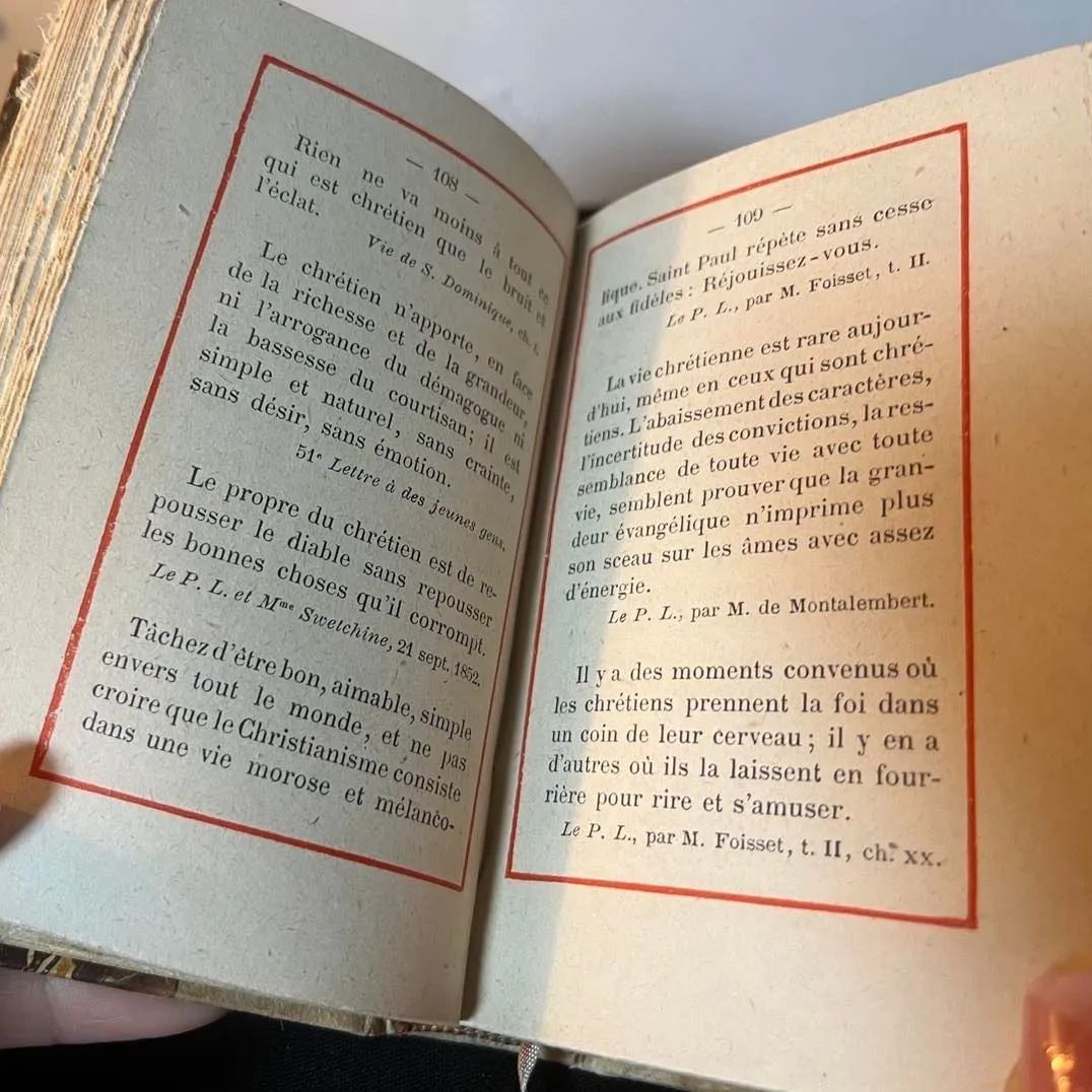 1925年発刊 フランス