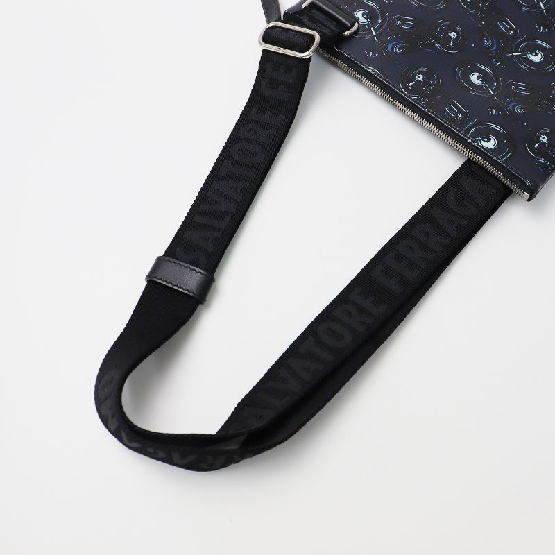 美品 Salvatore Ferragamo サルヴァトーレ フェラガモ FZ-24