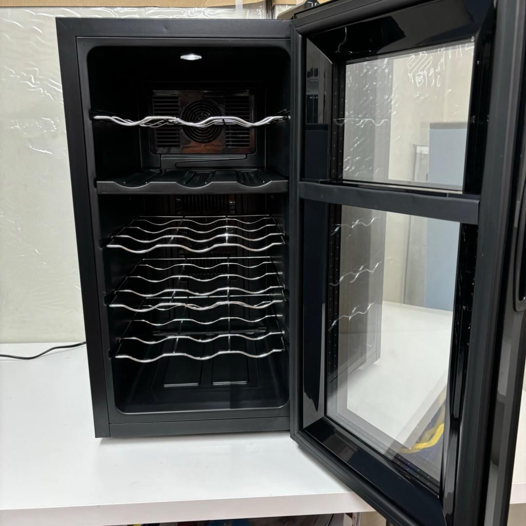 アイリスオーヤマ ワインセラー 18本収納 ペルチェ式 動作確認済み アイリスオーヤマ ワインセラー 18本収納 ペルチェ式 PWC-491P-B