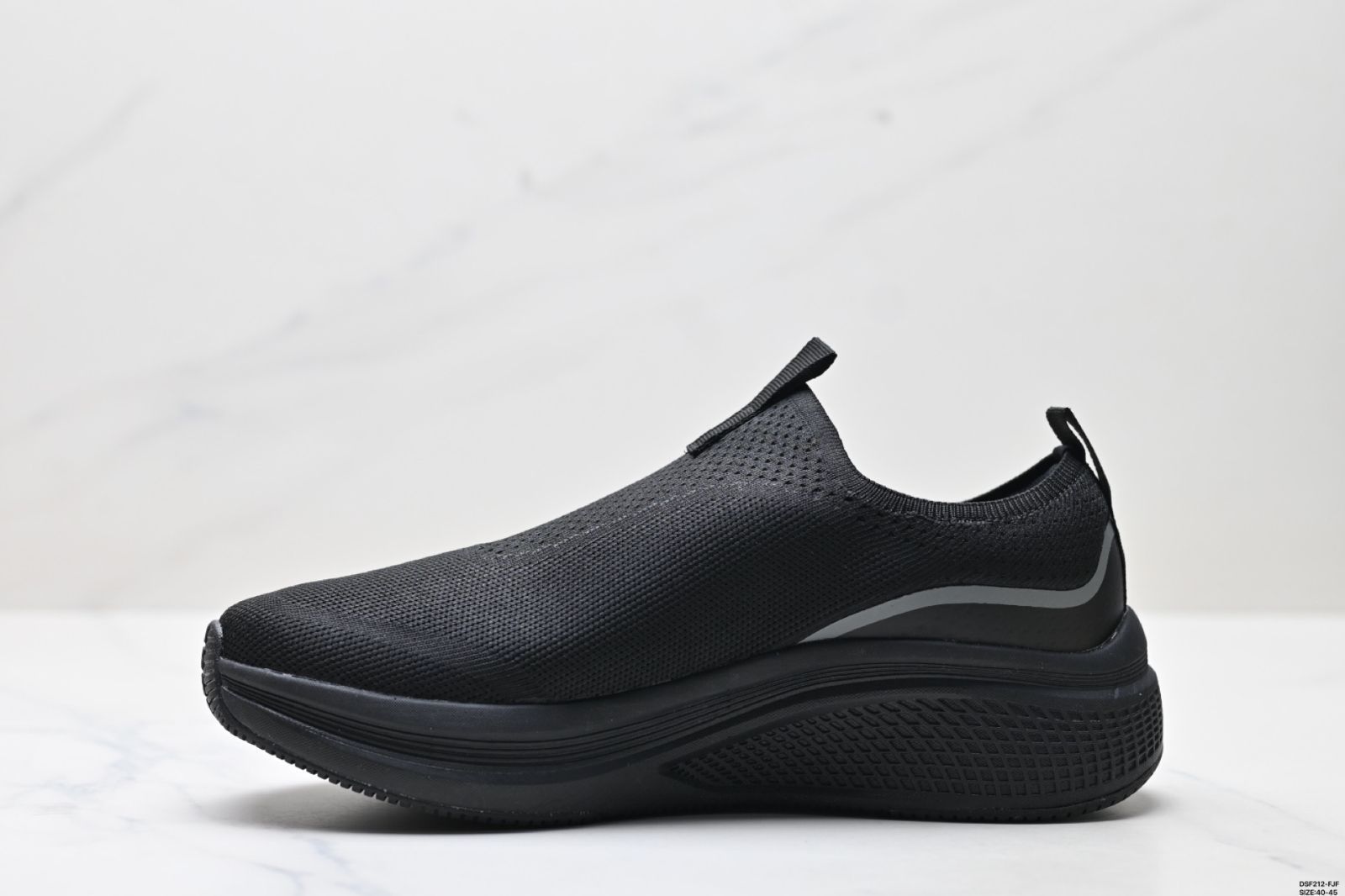 SKECHERS - 定価12650円（27.5㎝相当）スケッチャーズウォーキングシューズ Amazon | スケッチャーズ（SKECHERS） ウォーキングシューズ