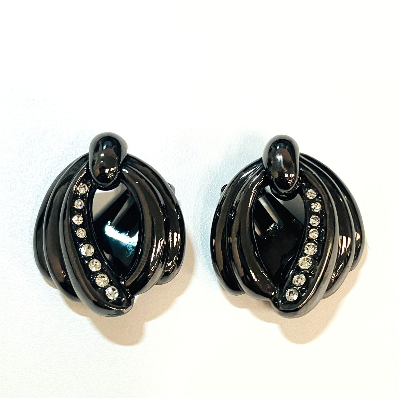 YVES SAINT LAURENT イヴ サンローラン VINTAGE シェルモチーフ イヤリング X2021