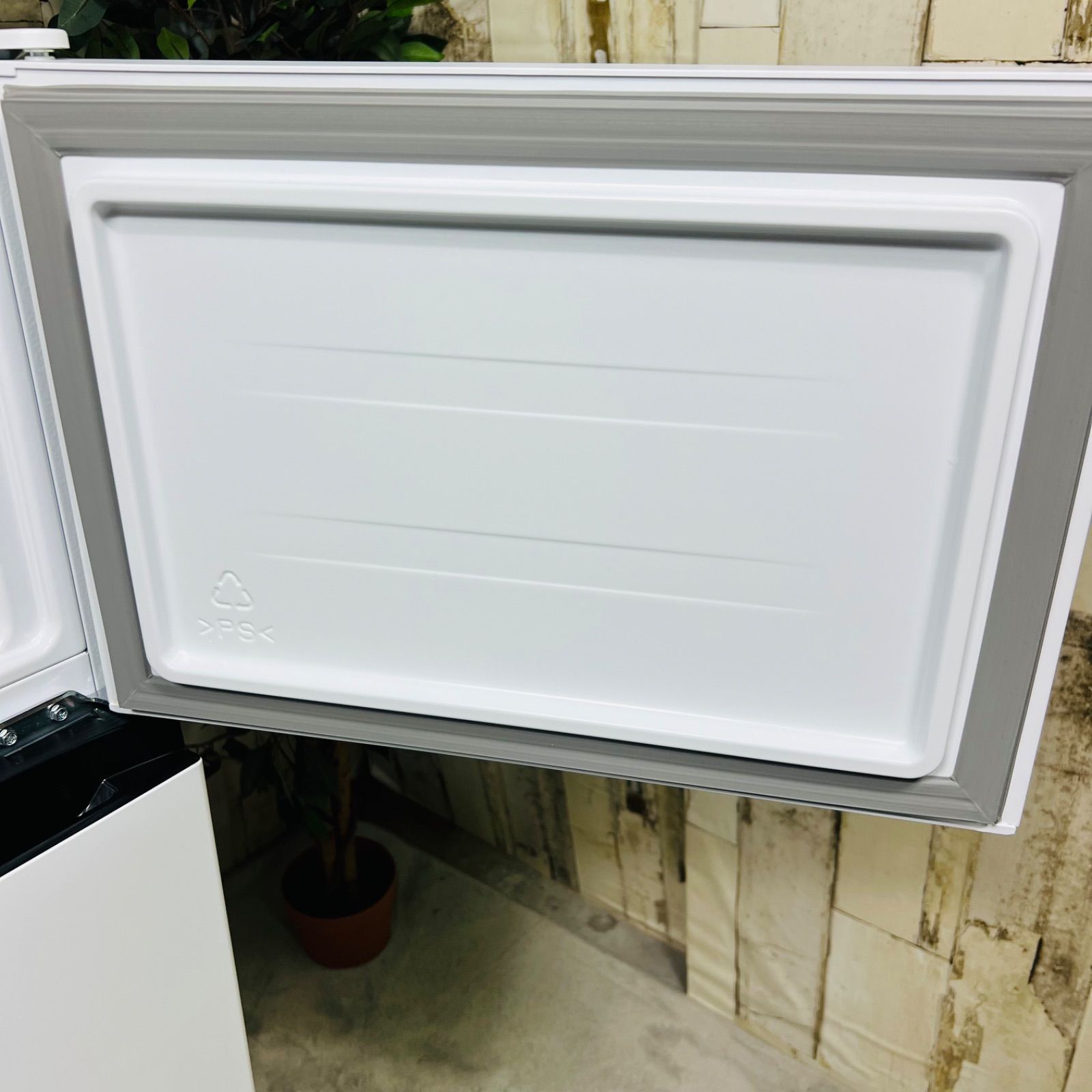 2024年製】Hisense ハイセンス HR-B12HW ノンフロン冷凍冷蔵庫 - メルカリ