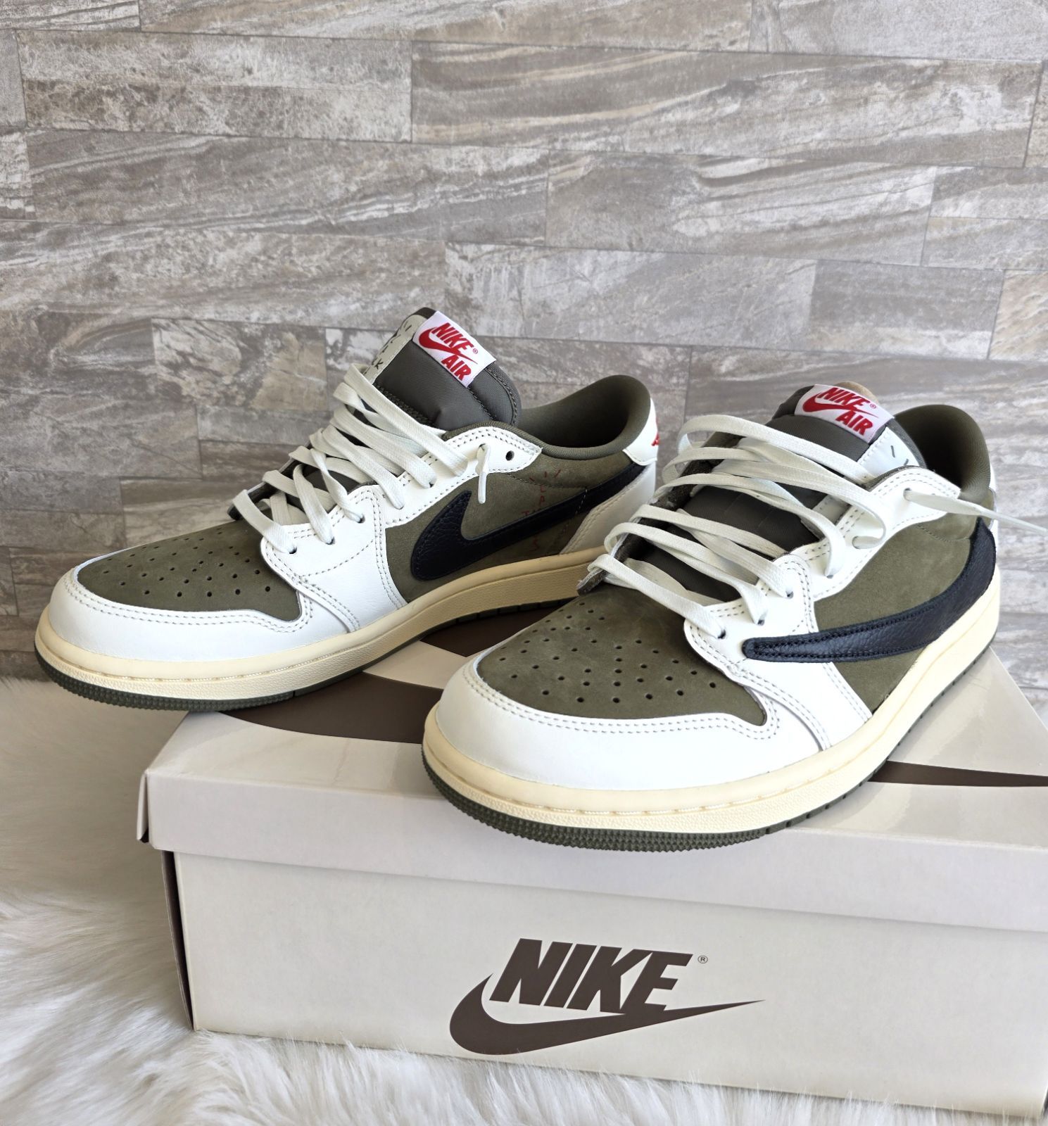 ☆未使用品 NIKE(ナイキ) TRAVIS SCOTT×AIR JORDAN 1 LOW ☆未使用品 NIKE(ナイキ) TRAVIS SCOTT×AIR JORDAN 1 LOW