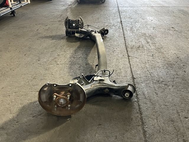 スイフト ZD83S リアアクスルビーム XRリミテッド カメラパッケージ 4WD 46500-52RG1 ZWP FFCRYSTALESIA_COM