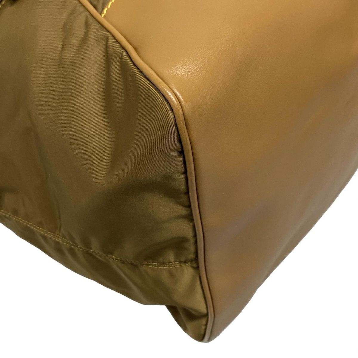 夢 PRADA プラダ ボストンバッグ Re-Nylon xレザー ダッフルバッグ 2VC040 ライトブラウン×ベージュ RE NYLON 本体ロックなし レザー エレガントスタイル