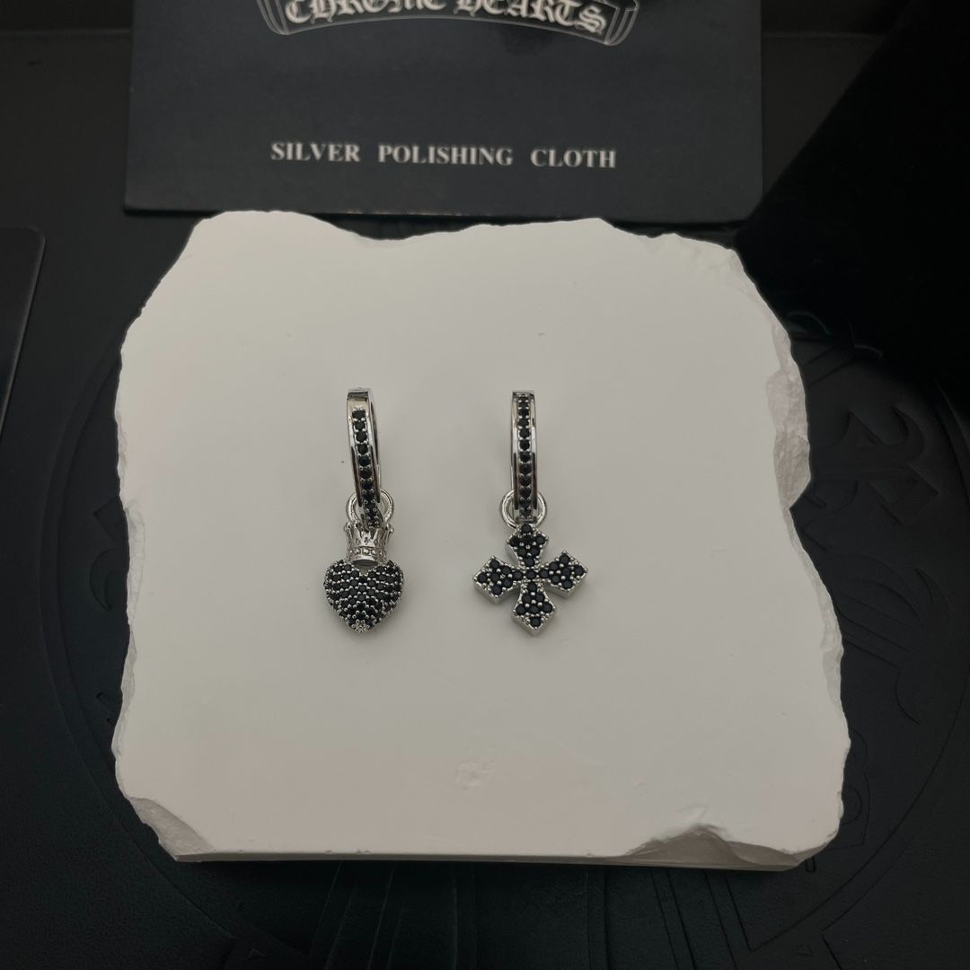 【Chrome Hearts】クロムハーツ ABタイプ ブラックダイヤモンド クロス シルバー スタッドピアス