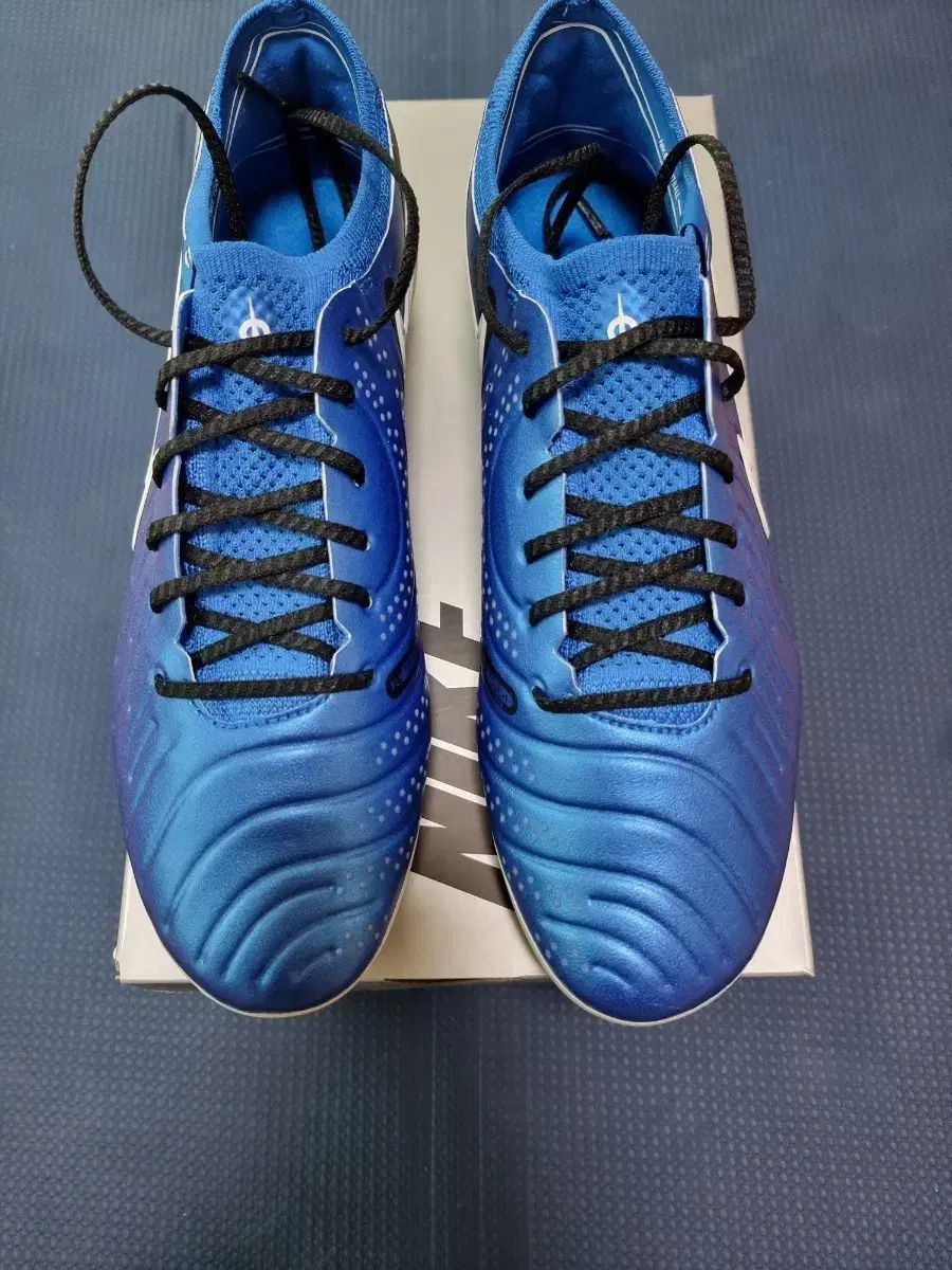 NIKE ナイキ ティエンポ レジェンド 10 エリート AG 275 人工芝 サッカーシューズ フットボール