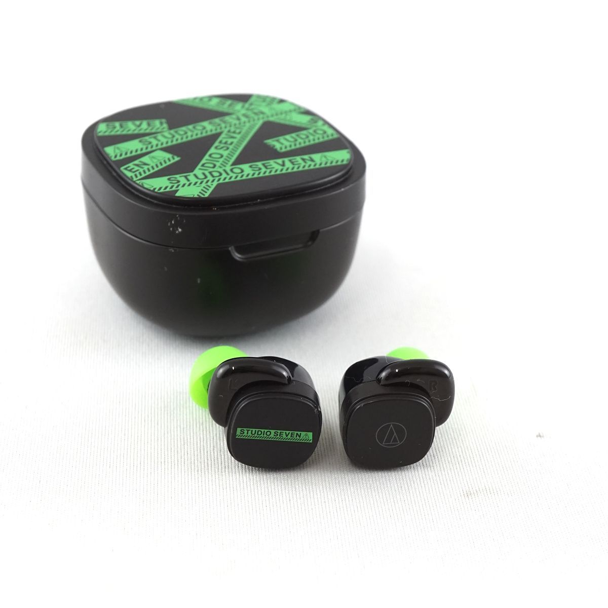 Audio Technica ATH-SQ1TW SVN ワイヤレスイヤホン USED品 Audio Technica ATH-SQ1TW SVN ワイヤレスイヤホン USED品