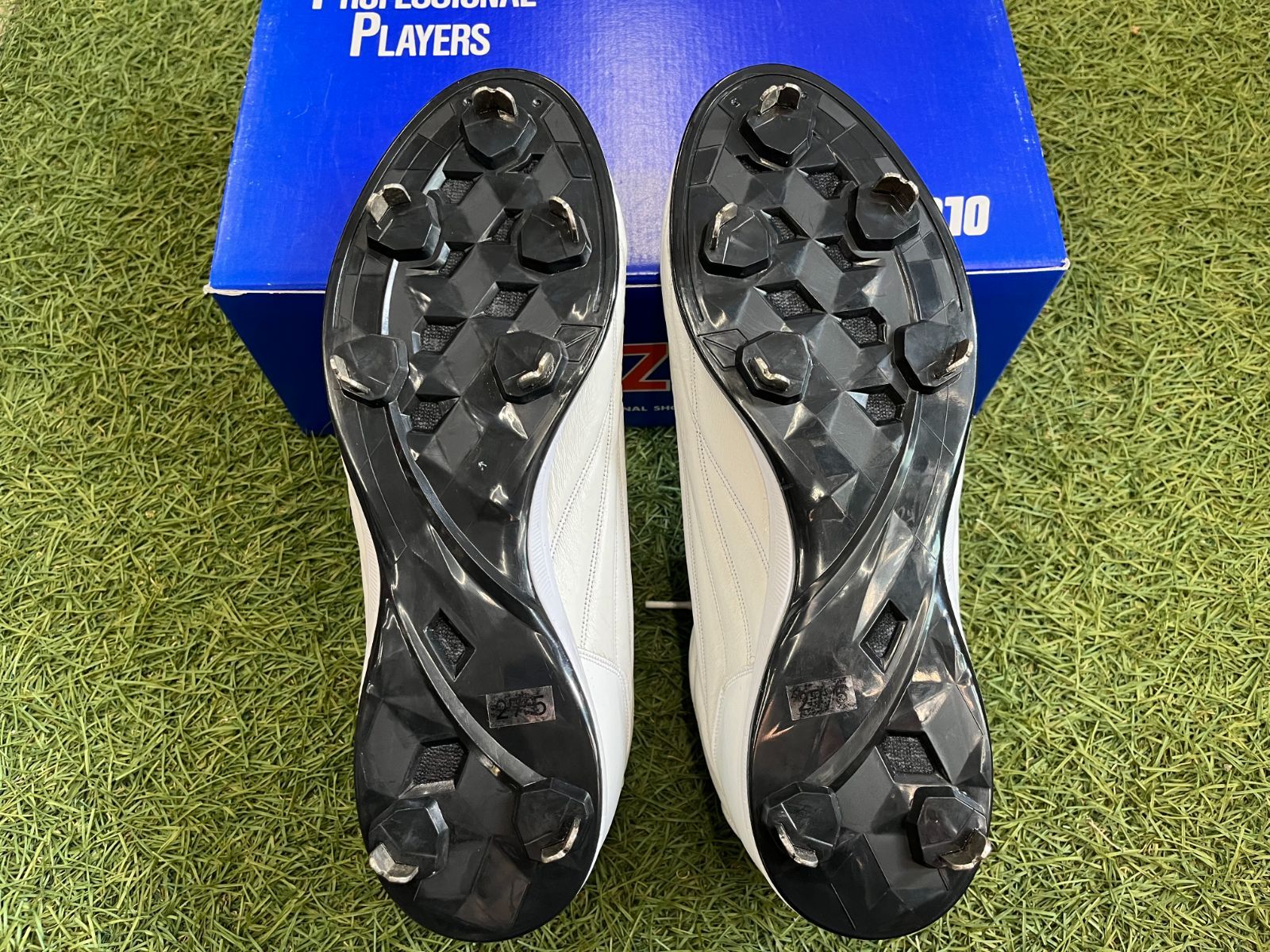 玉澤 TAMAZAWA スパイク ホワイト 27.5㎝