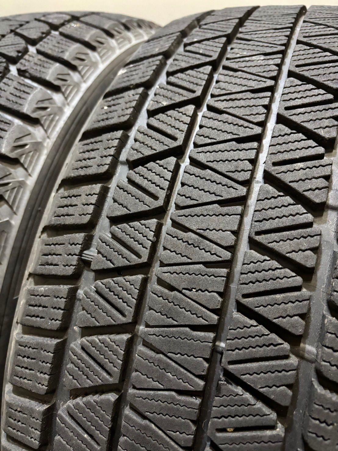 235|55R19 BRIDGESTONE|DM-V3